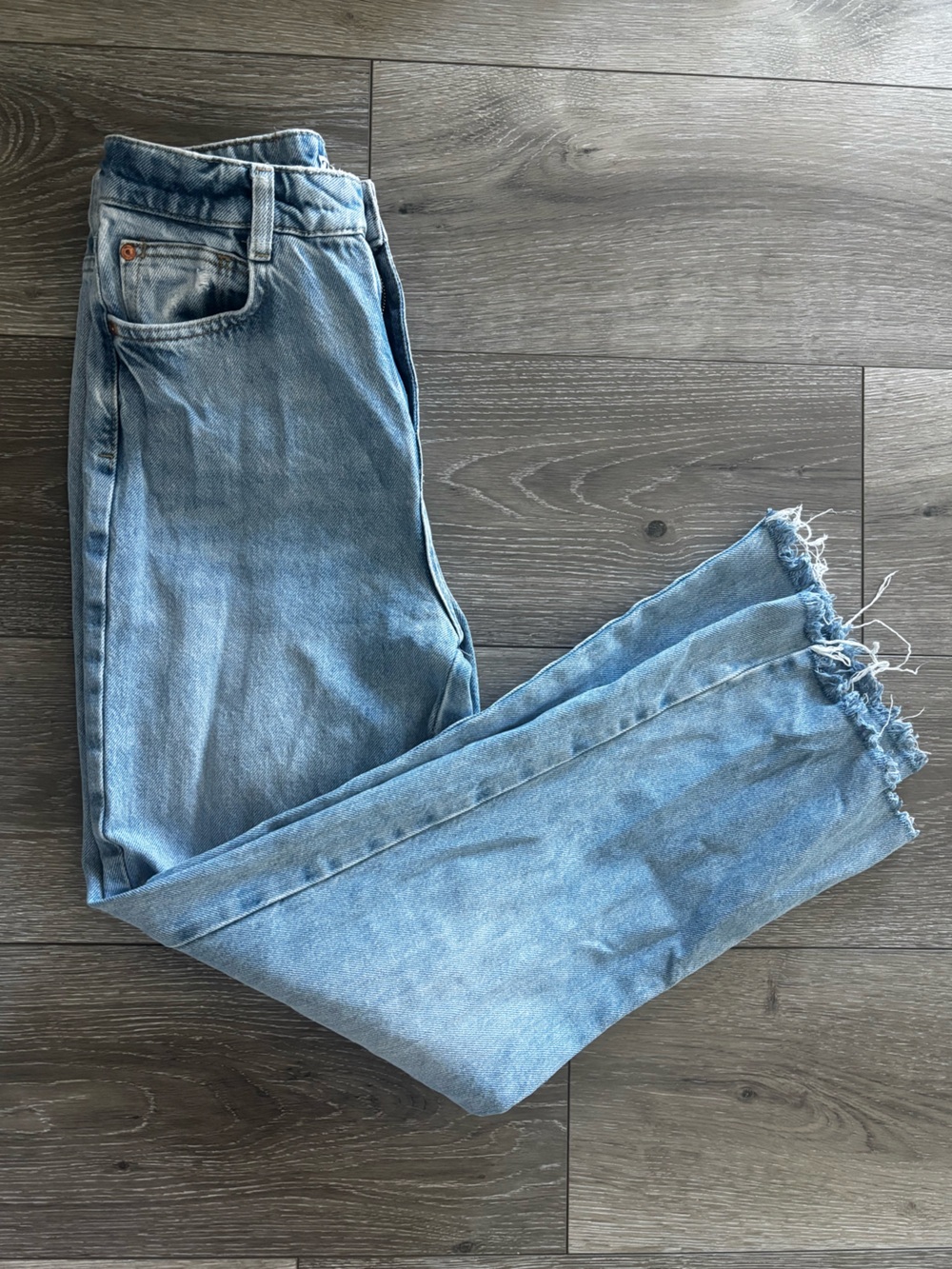 Zara Light Wash High Rise Wide Leg Jeans Women’s size 2
